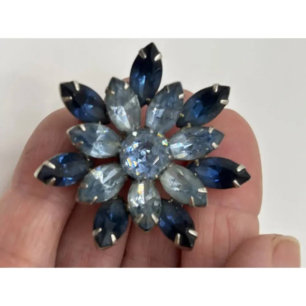 Vintage Rhinestone‎ Brooch Blue Starburst (slightly cloudy) J1-3004